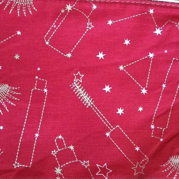 Estee Lauder Beautiful Red Cosmetic Bag With Gold Stars and Details. - Picture 14 of 16